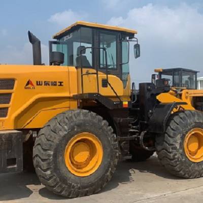 二手工程機(jī)械設(shè)備首次出口湖南,幫助工程機(jī)械企業(yè)開拓市場(chǎng)