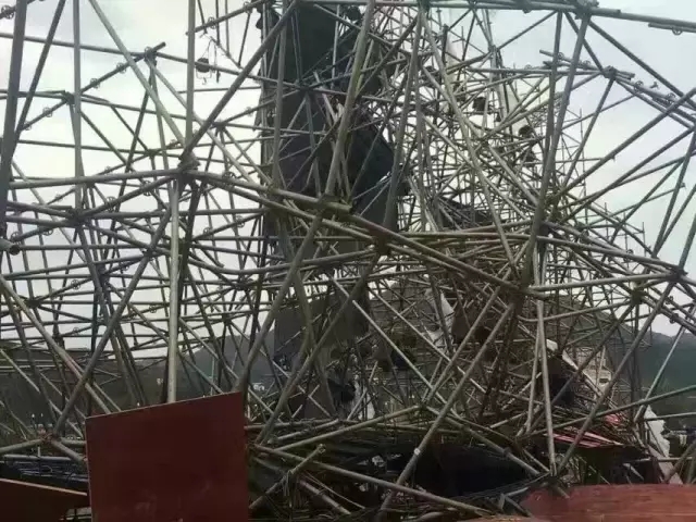 led舞臺屏倒塌現場畫面四